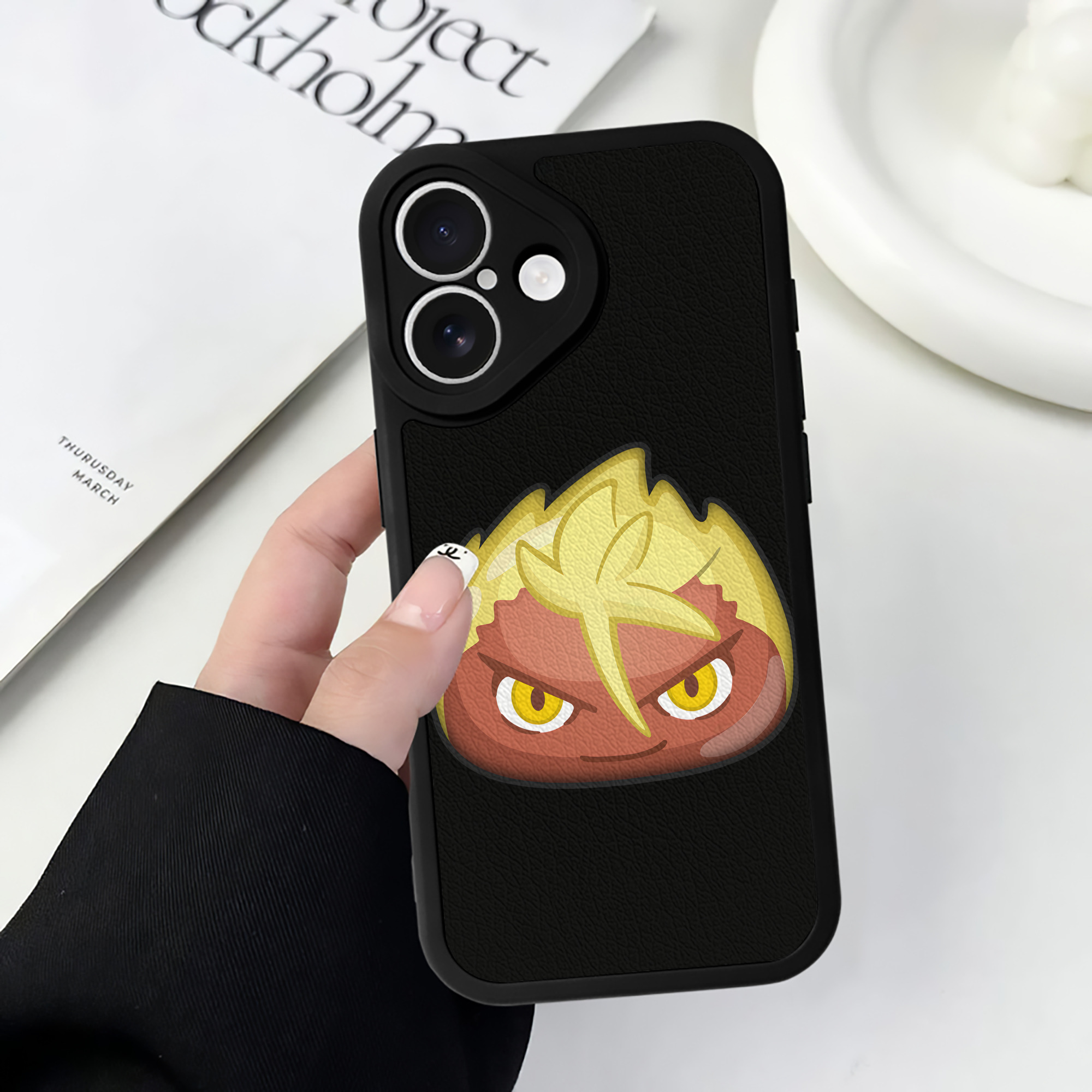 （画像用） 妖怪ウォッチ Yo-kai Watch 【iPhone 16シリーズ対応】シリコンスマホケース（レザー調） 材質：シリコン